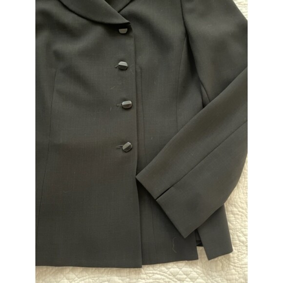 Kasper Black Pant Suit, size 6P - Picture 6 of 8